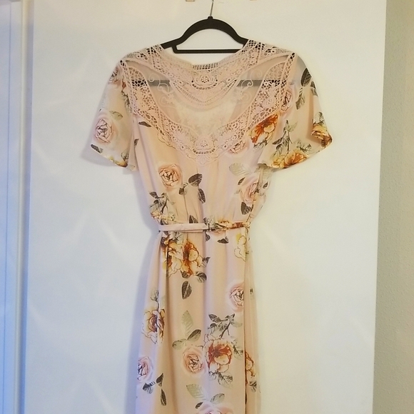 Signature Studio Wrap Dress Size Medium - Picture 4 of 8